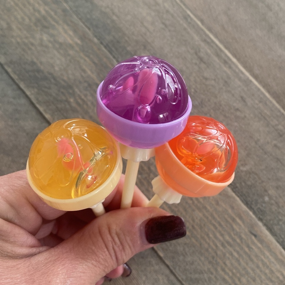 Cake pop lip gloss bundle Magic Your Life stocking stuffers brand new - Picture 2 of 2